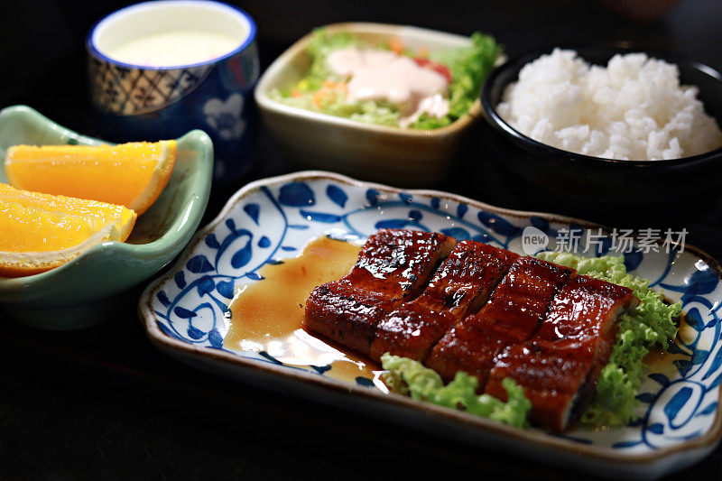 Unagi don或烤鳗鱼饭便当